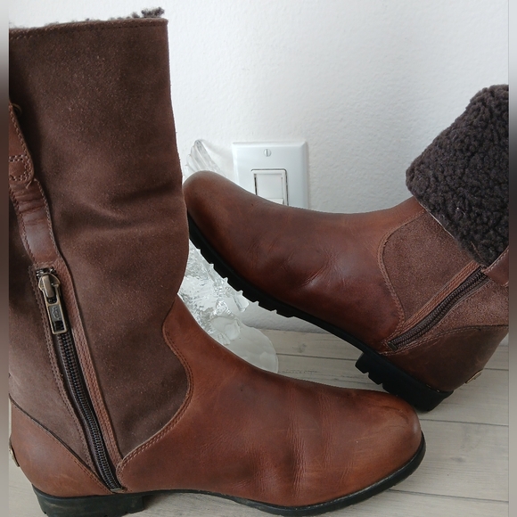 UGG Women's Brown LEATHER Bellvue Ankle Tall SHEARLING Cuff BOOTS shoes Size 8.5 - Picture 6 of 14